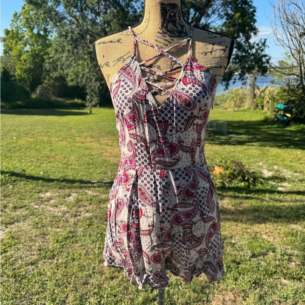 Millau Paisley Boho Romper Ruffle Hem Size Medium Cream Pink